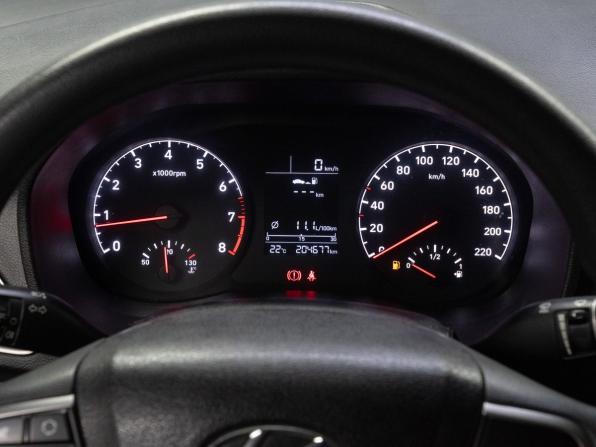 Hyundai Solaris II с пробегом 2018 года, цена 850 000 рублей, 204677 км, седан, Автокод Объявления