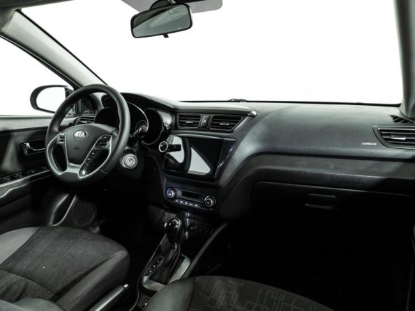 Kia Rio III Рестайлинг с пробегом 2017 года, цена 1 344 700 рублей, 83825 км, хэтчбек, Автокод Объявления