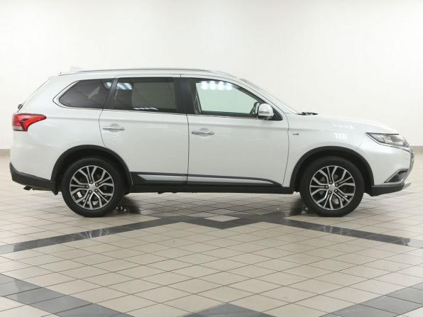 Mitsubishi Outlander III Рестайлинг 2 с пробегом 2017 года, цена 2 228 000 рублей, 183000 км, внедорожник, Автокод Объявления