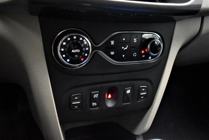 Renault Logan II с пробегом 2014 года, цена 565 000 рублей, 128693 км, седан, Автокод Объявления