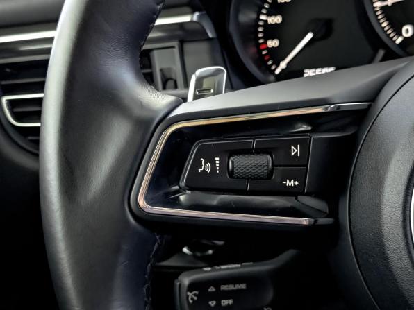 Porsche Macan I Рестайлинг 2 с пробегом 2022 года, цена 7 300 000 рублей, 26584 км, внедорожник, Автокод Объявления