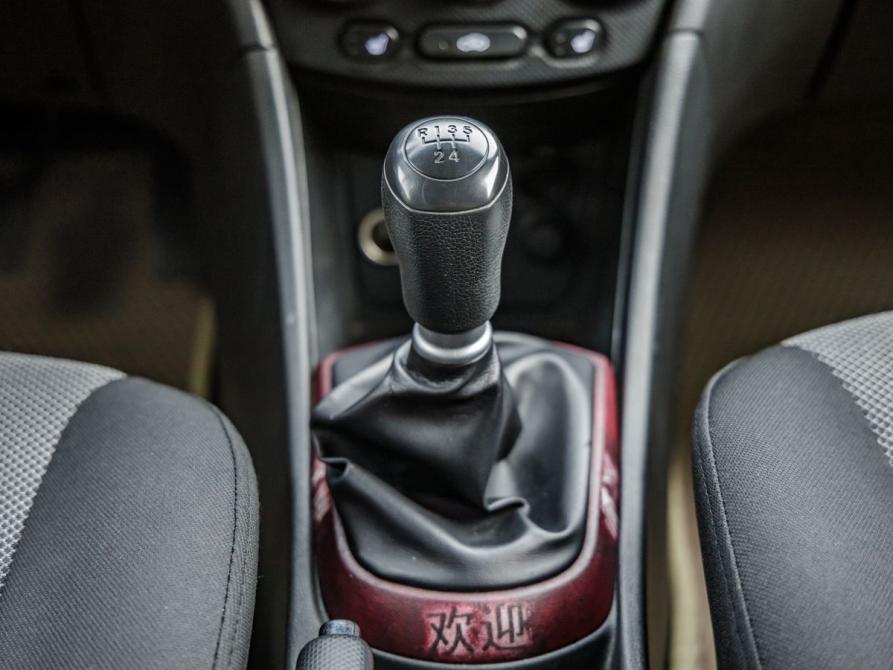 Hyundai Solaris I Волгоград  - изображение 18