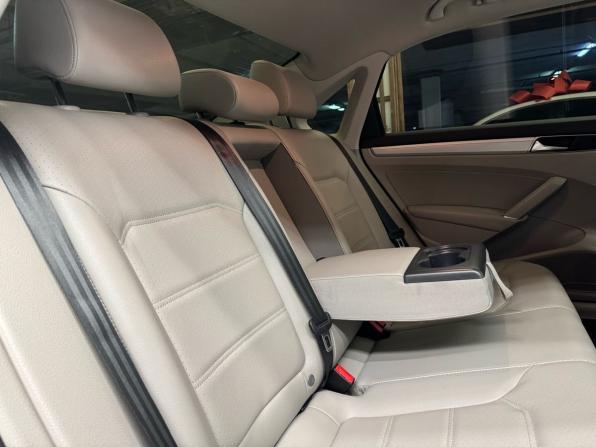 Volkswagen Passat (North America and China) I Рестайлинг с пробегом 2018 года, цена 1 599 999 рублей, 126820 км, седан, Автокод Объявления