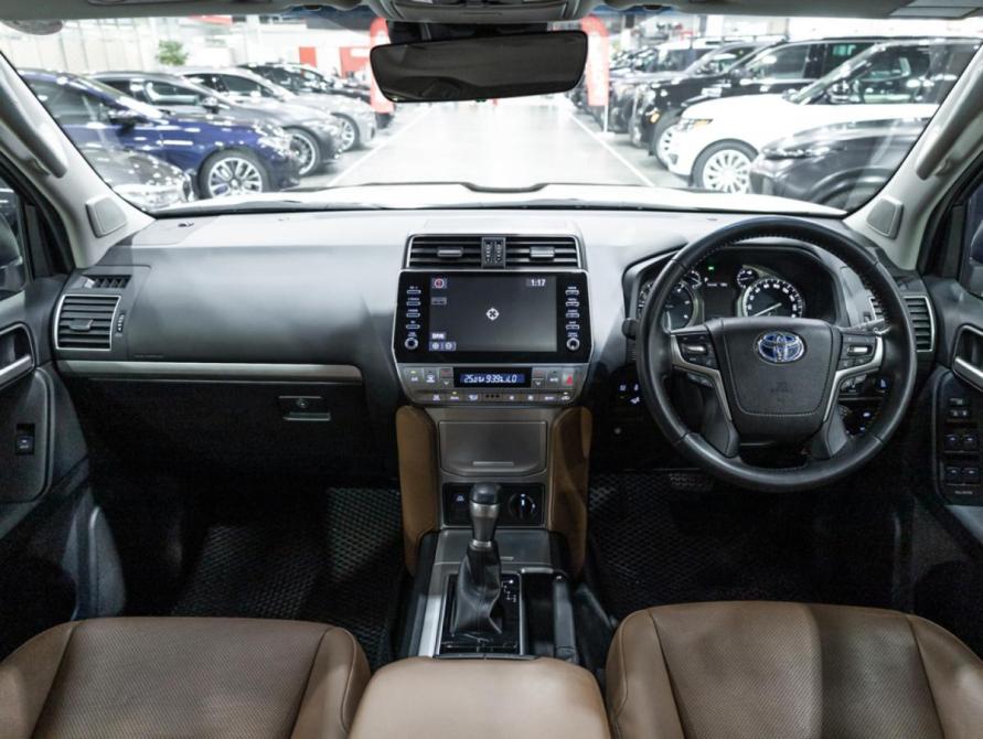 Toyota Land Cruiser Prado 150 Series Рестайлинг 3 Санкт-Петербург  - изображение 15