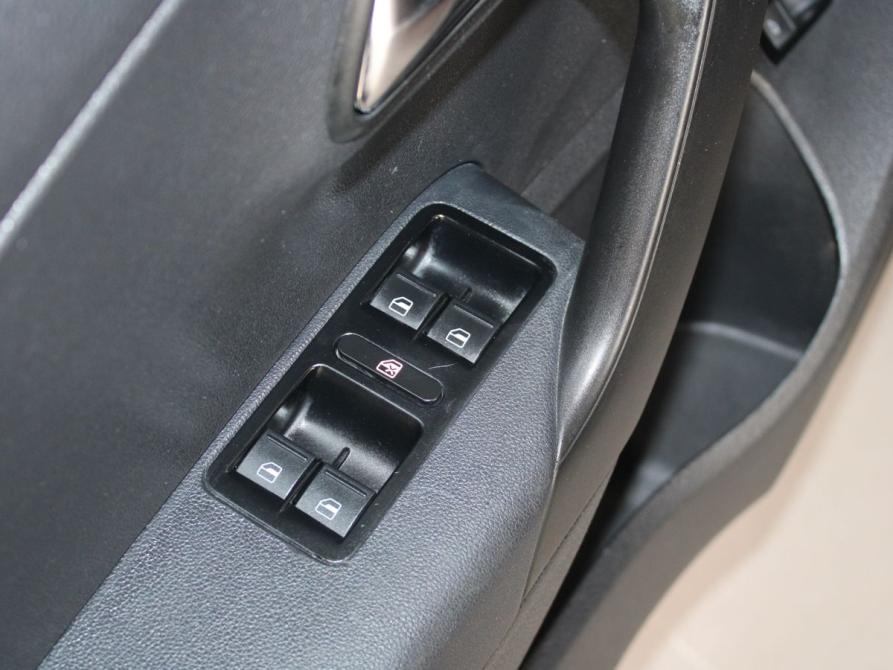 Volkswagen Polo V Рестайлинг Старый Оскол  - изображение 14