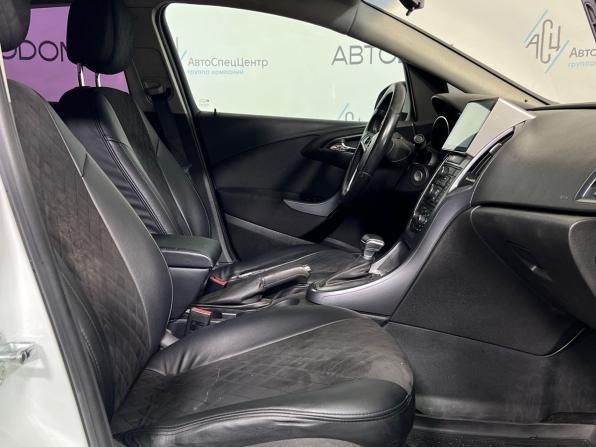 Opel Astra J Рестайлинг с пробегом 2013 года, цена 749 000 рублей, 184807 км, седан, Автокод Объявления
