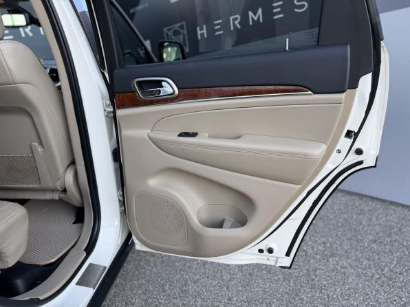 Jeep Grand Cherokee IV (WK2) с пробегом 2012 года, цена 1 689 000 рублей, 174899 км, внедорожник, Автокод Объявления