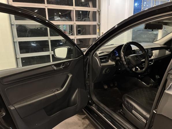 Skoda Rapid II с пробегом 2021 года, цена 1 433 000 рублей, 81135 км, лифтбек, Автокод Объявления