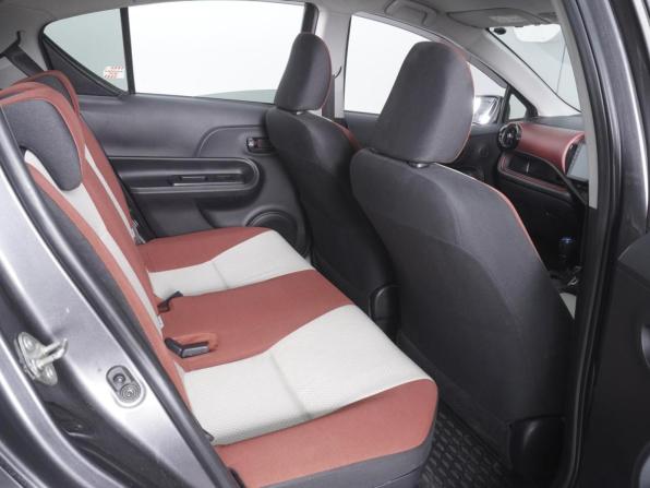 Toyota Aqua I Рестайлинг с пробегом 2015 года, цена 1 089 000 рублей, 150552 км, хэтчбек, Автокод Объявления