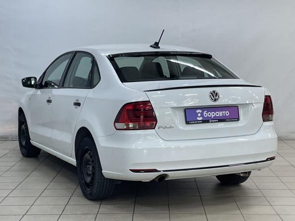 Volkswagen Polo V Рестайлинг с пробегом 2017 года, цена 900 000 рублей, 77941 км, седан, Автокод Объявления