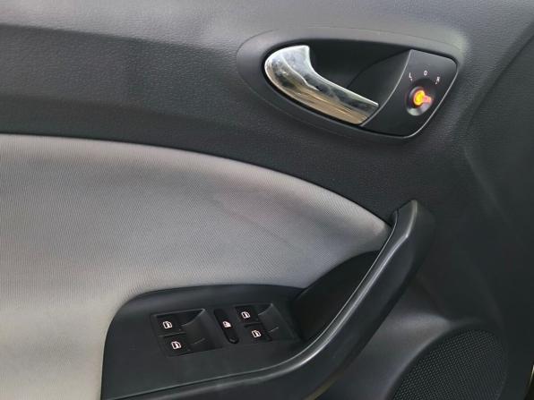 SEAT Ibiza IV Рестайлинг с пробегом 2013 года, цена 770 000 рублей, 116672 км, хэтчбек, Автокод Объявления