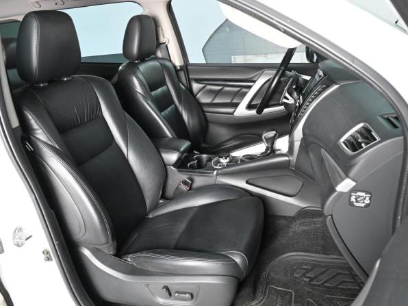 Mitsubishi Pajero Sport III с пробегом 2020 года, цена 2 739 000 рублей, 240828 км, внедорожник, Автокод Объявления