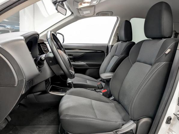 Mitsubishi Outlander III Рестайлинг 3 с пробегом 2021 года, цена 2 350 000 рублей, 98685 км, внедорожник, Автокод Объявления