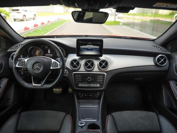 Mercedes-Benz GLA I (X156) Рестайлинг с пробегом 2018 года, цена 2 399 000 рублей, 76949 км, внедорожник, Автокод Объявления