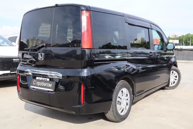 Honda Stepwgn V с пробегом 2017 года, цена 1 549 000 рублей, 235000 км, минивэн, Автокод Объявления