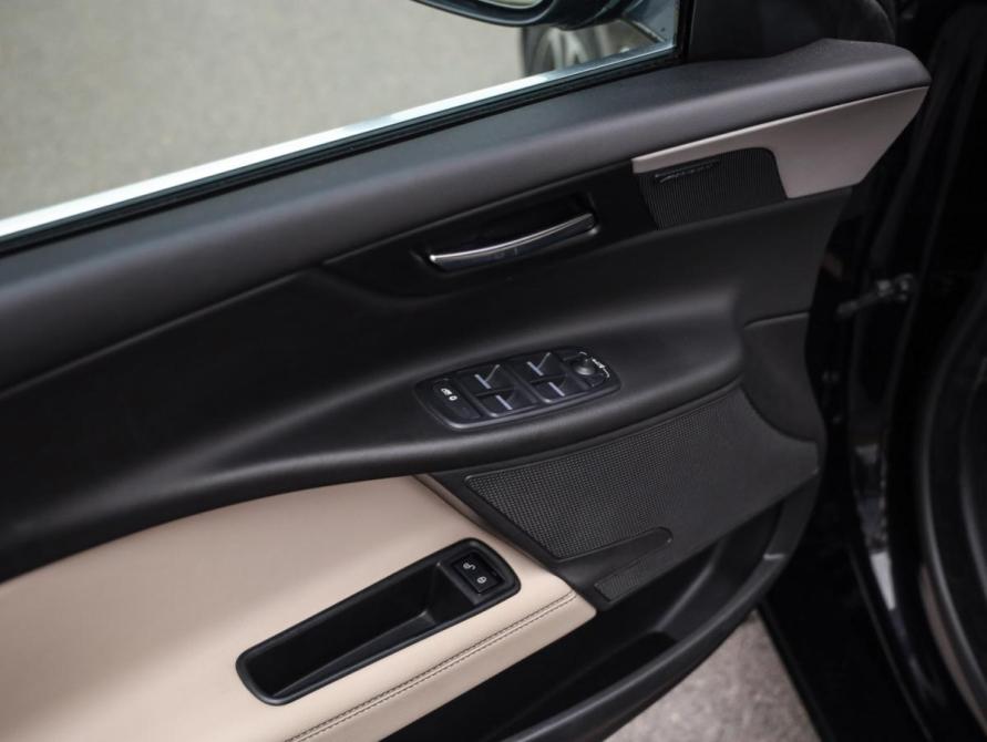 Jaguar XE I Санкт-Петербург  - изображение 22