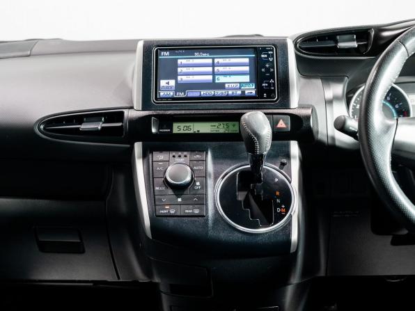 Toyota Wish II с пробегом 2009 года, цена 1 490 000 рублей, 128000 км, минивэн, Автокод Объявления