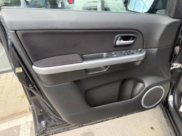 Suzuki Grand Vitara II Рестайлинг с пробегом 2010 года, цена 1 235 000 рублей, 101095 км, внедорожник, Автокод Объявления