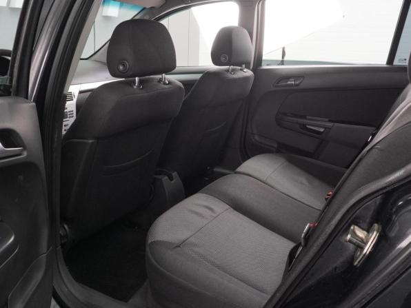 Opel Astra H Рестайлинг с пробегом 2013 года, цена 599 000 рублей, 210608 км, универсал, Автокод Объявления