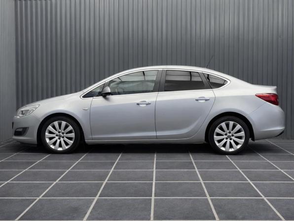 Opel Astra J Рестайлинг с пробегом 2013 года, цена 807 000 рублей, 118919 км, седан, Автокод Объявления