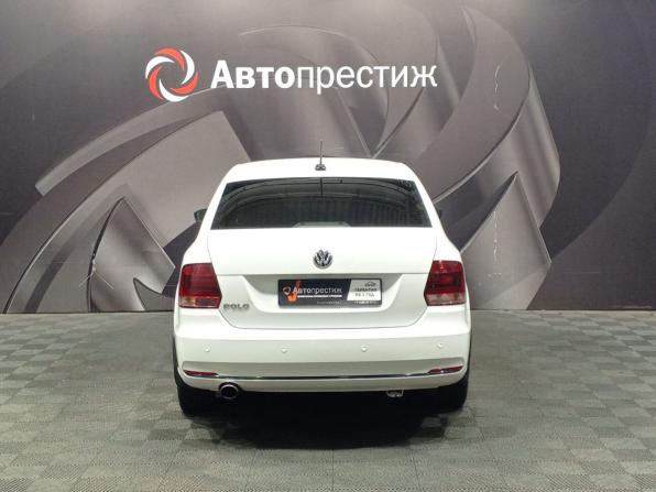 Volkswagen Polo V Рестайлинг с пробегом 2017 года, цена 899 000 рублей, 177697 км, седан, Автокод Объявления