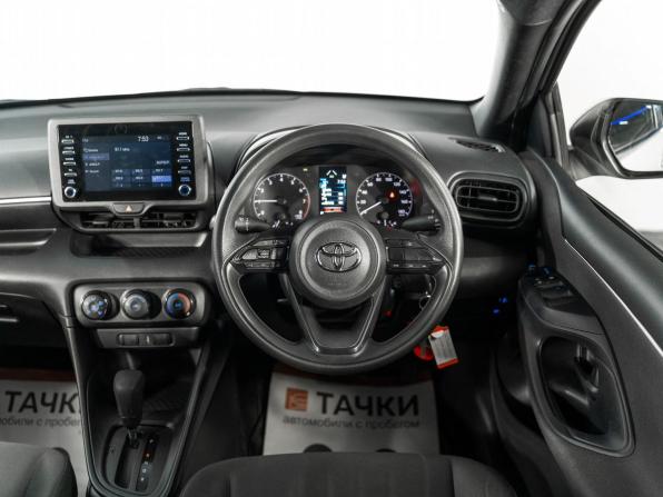 Toyota Yaris IV с пробегом 2020 года, цена 1 040 000 рублей, 130895 км, хэтчбек, Автокод Объявления
