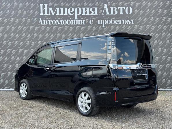 Toyota Voxy III (R80) с пробегом 2014 года, цена 1 450 000 рублей, 136390 км, минивэн, Автокод Объявления