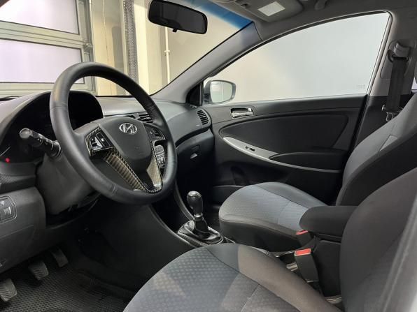 Hyundai Solaris I с пробегом 2012 года, цена 729 000 рублей, 184100 км, хэтчбек, Автокод Объявления