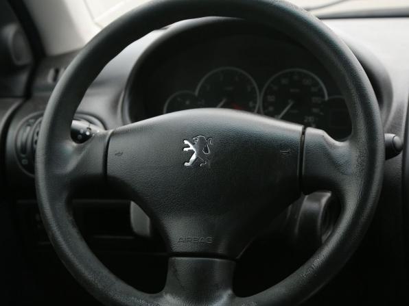 Peugeot 206 с пробегом 2004 года, цена 215 000 рублей, 133000 км, хэтчбек, Автокод Объявления