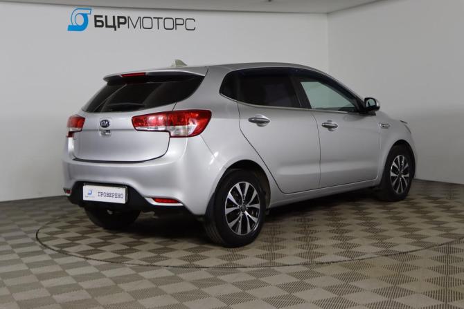 Kia Rio III Рестайлинг с пробегом 2015 года, цена 1 129 990 рублей, 53482 км, хэтчбек, Автокод Объявления