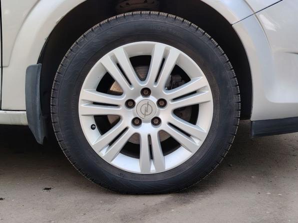 Opel Astra H Рестайлинг с пробегом 2012 года, цена 610 000 рублей, 206900 км, седан, Автокод Объявления