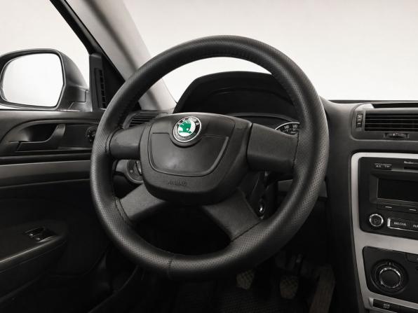 Skoda Octavia II (A5) Рестайлинг с пробегом 2012 года, цена 679 000 рублей, 262441 км, лифтбек, Автокод Объявления
