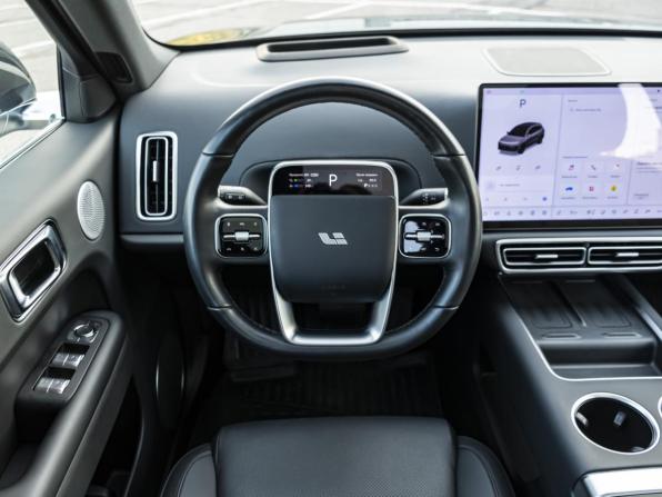 Li Auto (Lixiang) L6 I с пробегом 2024 года, цена 5 850 000 рублей, 26517 км, внедорожник, Автокод Объявления