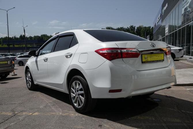 Toyota Corolla XI (E160 E170 E180) Рестайлинг 1 с пробегом 2016 года, цена 1 245 000 рублей, 200500 км, седан, Автокод Объявления