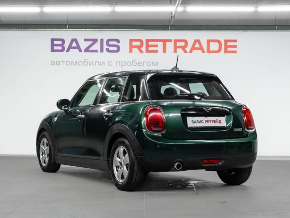Mini Hatch III (F55/F56) Рестайлинг с пробегом 2018 года, цена 1 499 000 рублей, 131375 км, хэтчбек, Автокод Объявления