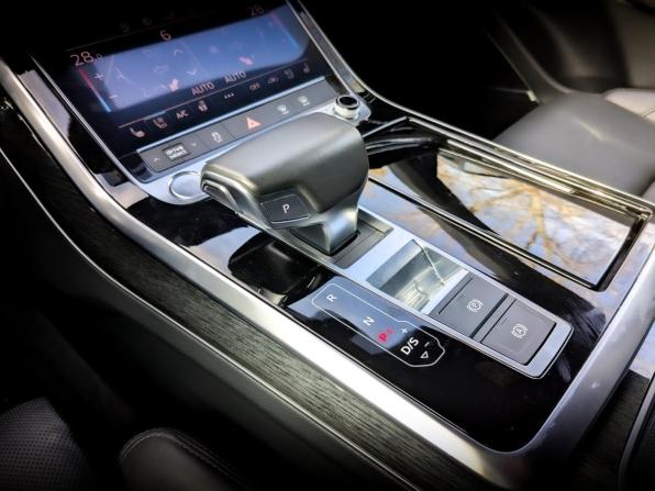 Audi Q8 I (4M) с пробегом 2018 года, цена 4 895 000 рублей, 132010 км, внедорожник, Автокод Объявления