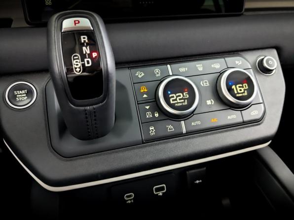 Land Rover Defender II с пробегом 2020 года, цена 4 250 000 рублей, 44731 км, внедорожник, Автокод Объявления