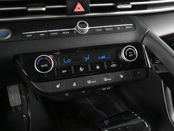 Hyundai Elantra VII (CN7) Рестайлинг с пробегом 2023 года, цена 1 960 000 рублей, 98465 км, седан, Автокод Объявления