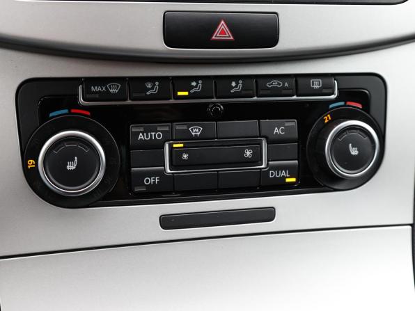 Volkswagen Passat B7 с пробегом 2011 года, цена 1 098 000 рублей, 176000 км, седан, Автокод Объявления