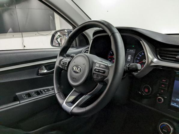 Kia Rio IV Рестайлинг с пробегом 2021 года, цена 1 940 000 рублей, 71940 км, хэтчбек, Автокод Объявления