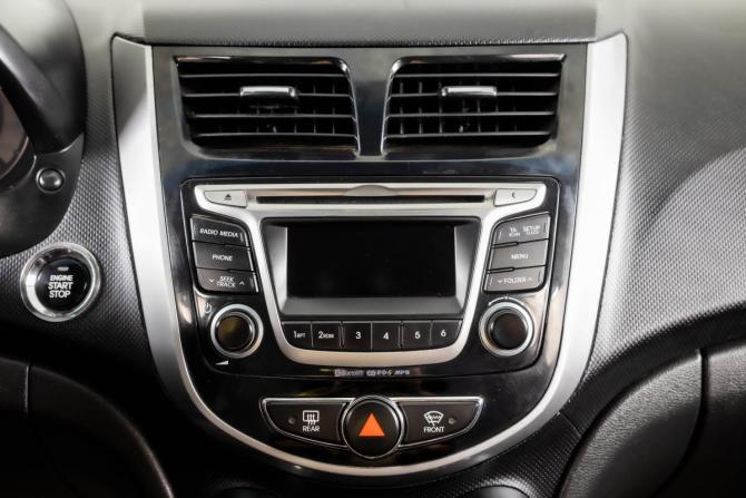 Hyundai Solaris I с пробегом 2011 года, цена 619 000 рублей, 296000 км, седан, Автокод Объявления
