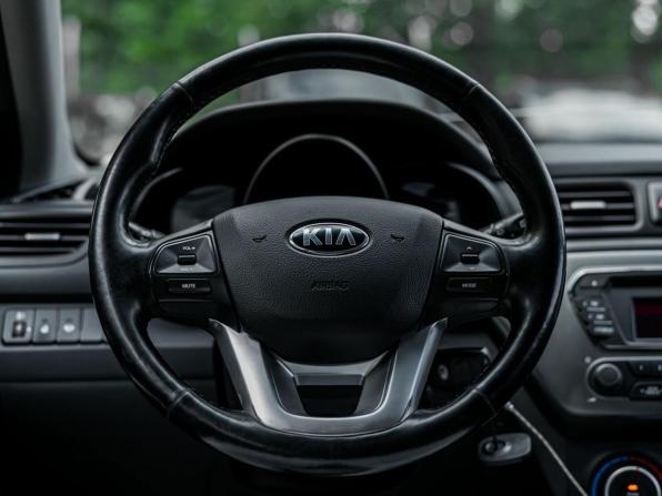 Kia Rio III Рестайлинг с пробегом 2015 года, цена 778 000 рублей, 177372 км, седан, Автокод Объявления