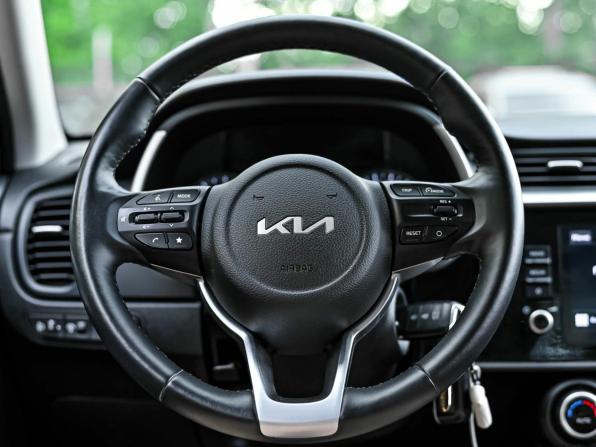 Kia Rio IV Рестайлинг с пробегом 2021 года, цена 1 760 000 рублей, 60625 км, хэтчбек, Автокод Объявления