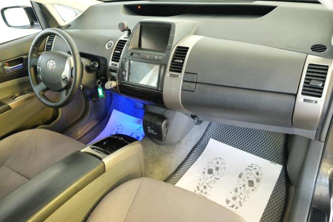 Toyota Prius II Рестайлинг (XW20) с пробегом 2008 года, цена 839 000 рублей, 235000 км, лифтбек, Автокод Объявления