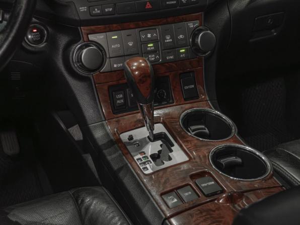 Toyota Highlander II (XU40) Рестайлинг с пробегом 2013 года, цена 1 220 000 рублей, 304662 км, внедорожник, Автокод Объявления