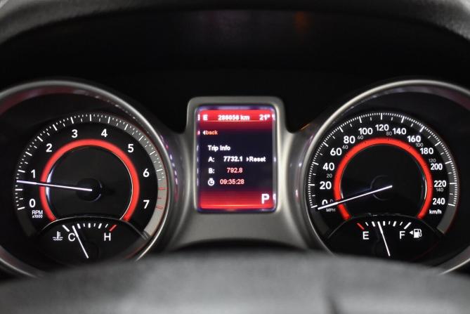 Dodge Journey I Рестайлинг с пробегом 2012 года, цена 1 030 000 рублей, 286056 км, внедорожник, Автокод Объявления