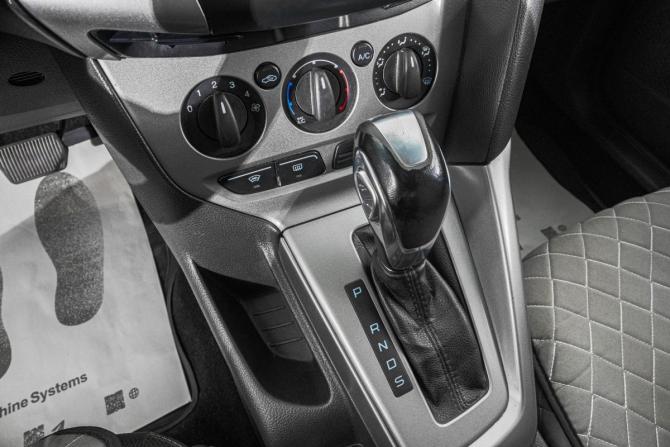 Ford Focus III с пробегом 2013 года, цена 999 000 рублей, 240200 км, универсал, Автокод Объявления