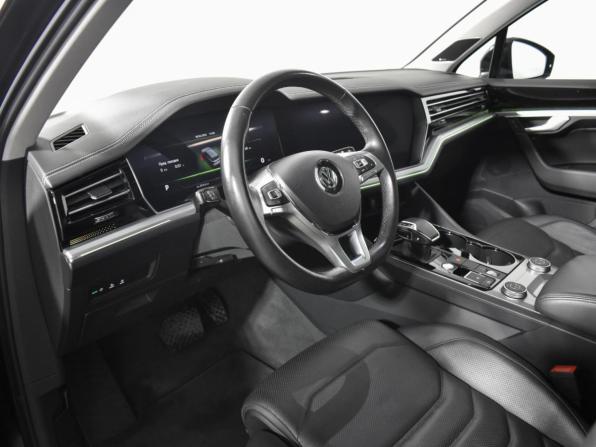 Volkswagen Touareg III с пробегом 2018 года, цена 4 115 790 рублей, 175129 км, внедорожник, Автокод Объявления