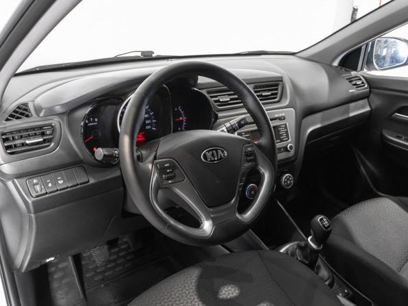 Kia Rio III Рестайлинг с пробегом 2016 года, цена 982 800 рублей, 208000 км, седан, Автокод Объявления