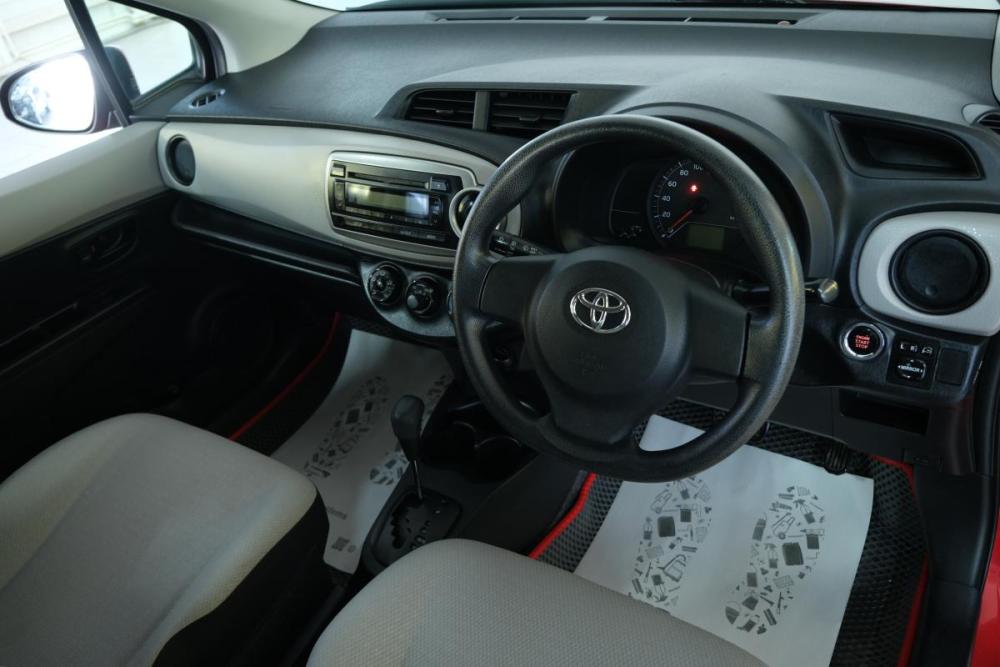 Toyota Vitz III (XP130) Омск  - изображение 11